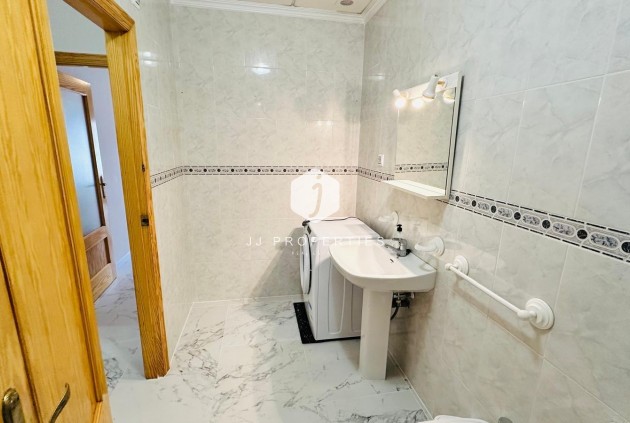 Aus zweiter Hand - Wohnung -
Torrevieja - Acequion
