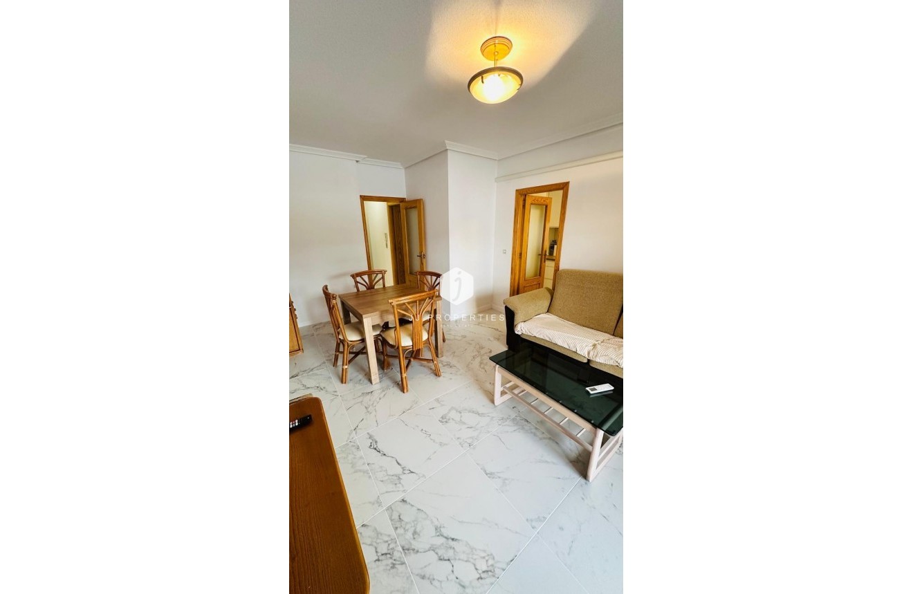 Aus zweiter Hand - Wohnung -
Torrevieja - Acequion