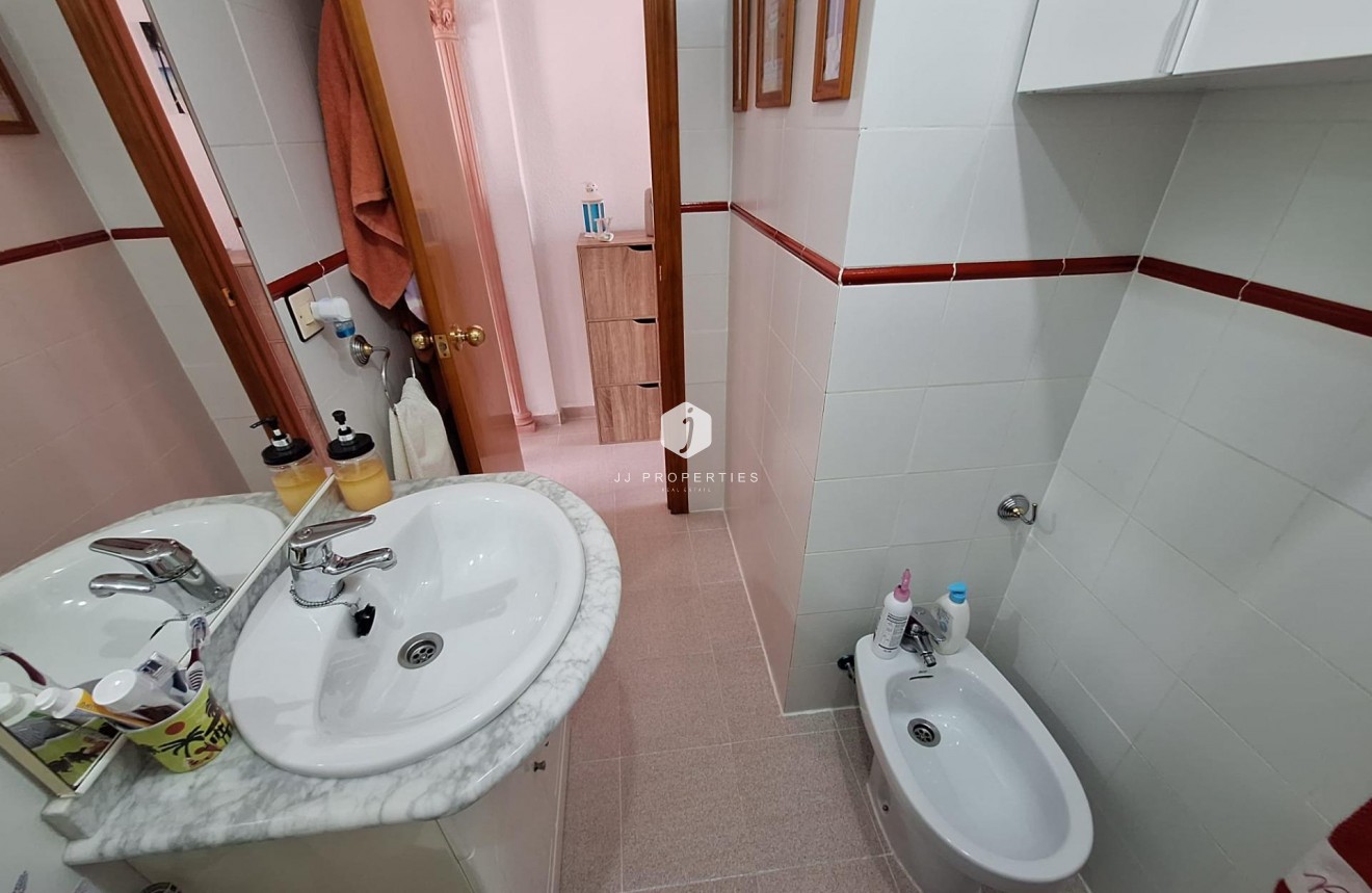 Tweedehands - Appartement / flat -
Torrevieja - Nueva Torrevieja