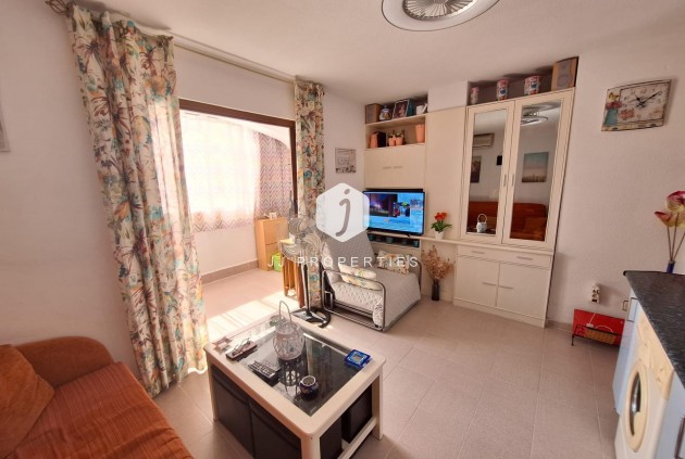Tweedehands - Appartement / flat -
Torrevieja - Nueva Torrevieja