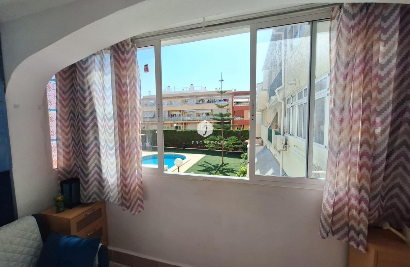 Tweedehands - Appartement / flat -
Torrevieja - Nueva Torrevieja