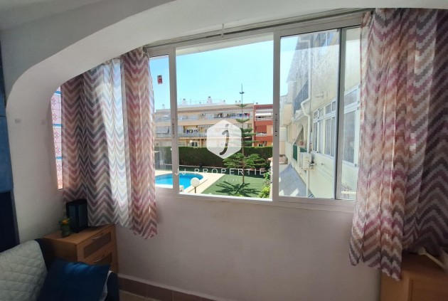 Tweedehands - Appartement / flat -
Torrevieja - Nueva Torrevieja