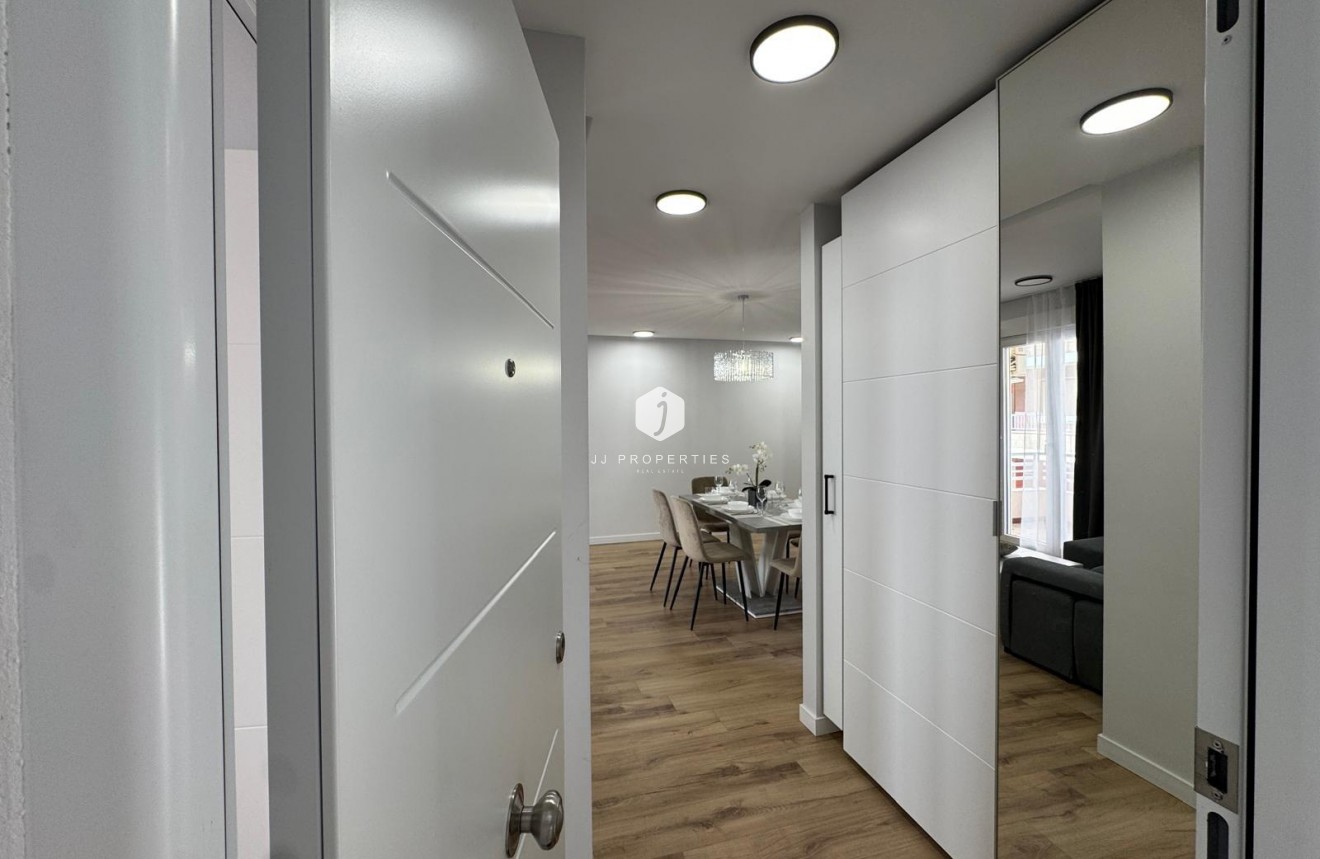 Segunda mano - Apartamento / piso -
Torrevieja - Playa del Cura