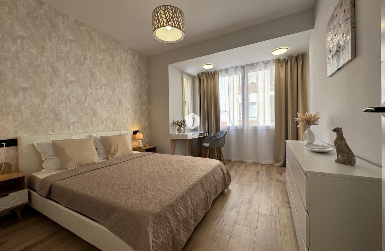 Segunda mano - Apartamento / piso -
Torrevieja - Playa del Cura
