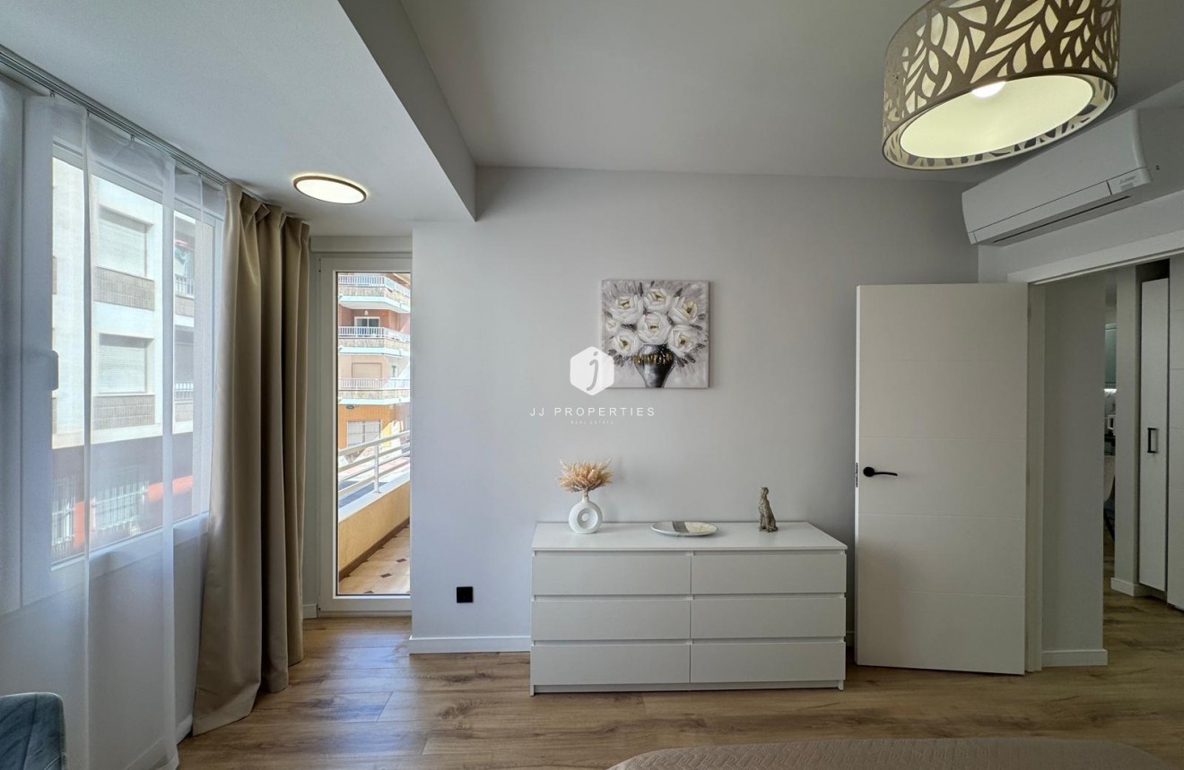 Segunda mano - Apartamento / piso -
Torrevieja - Playa del Cura