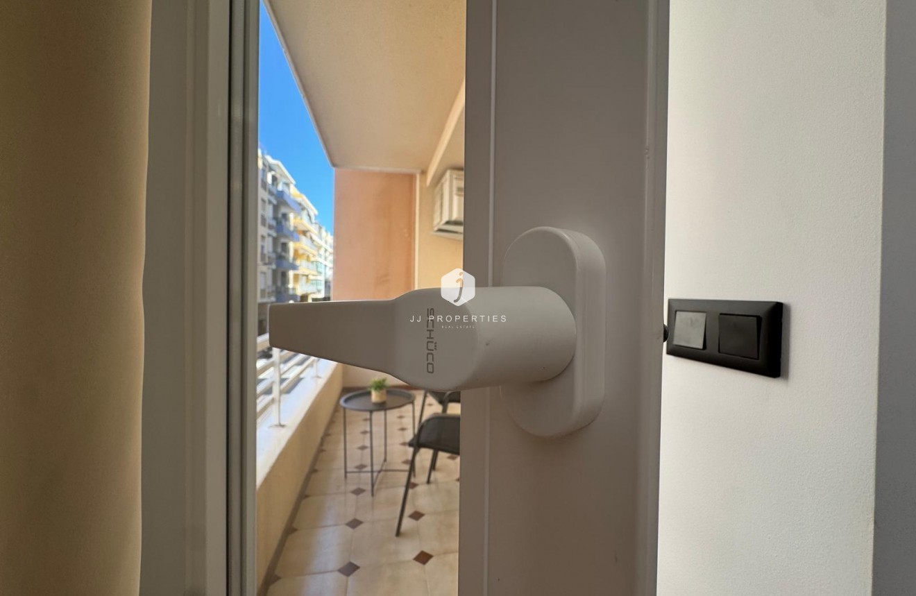 Segunda mano - Apartamento / piso -
Torrevieja - Playa del Cura