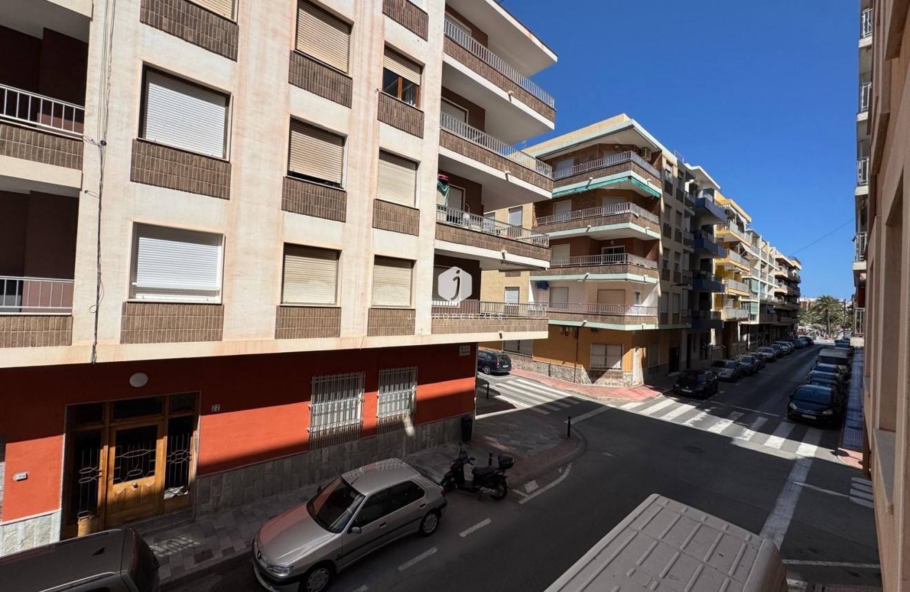 Segunda mano - Apartamento / piso -
Torrevieja - Playa del Cura