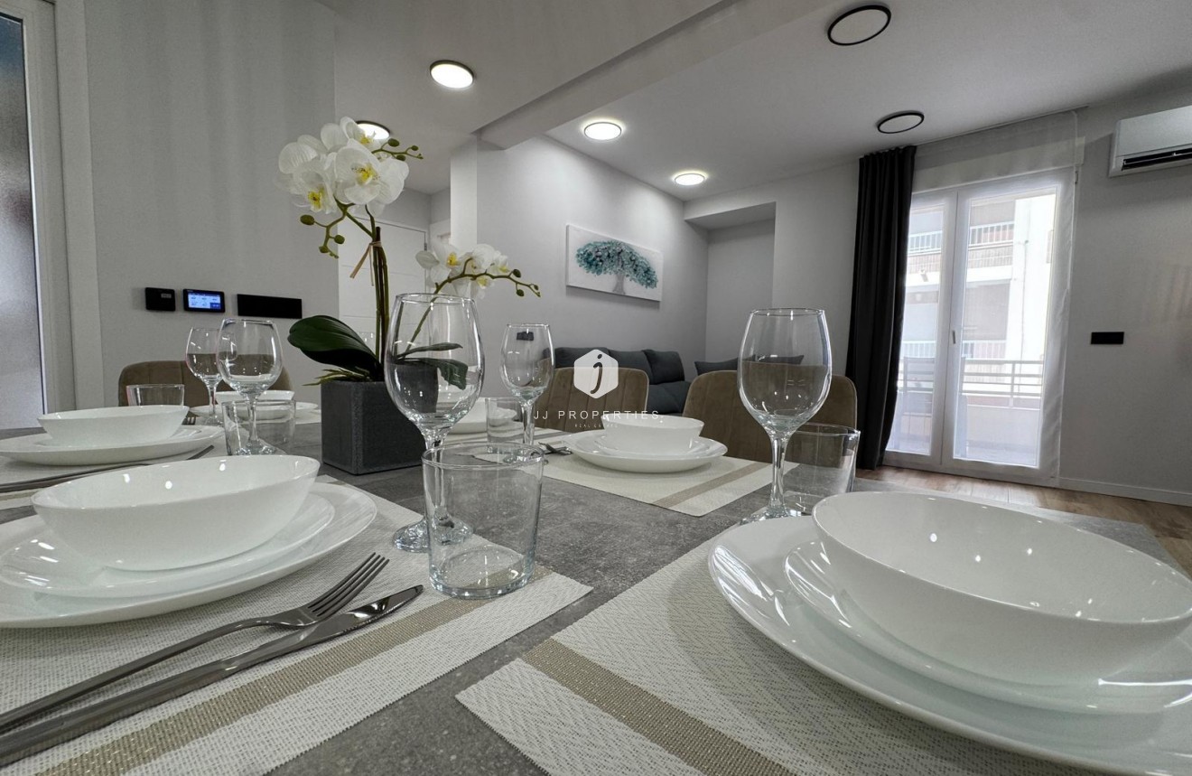 Segunda mano - Apartamento / piso -
Torrevieja - Playa del Cura