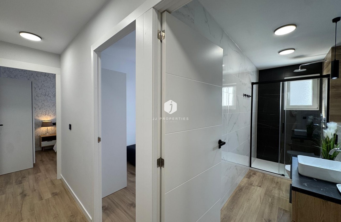 Segunda mano - Apartamento / piso -
Torrevieja - Playa del Cura