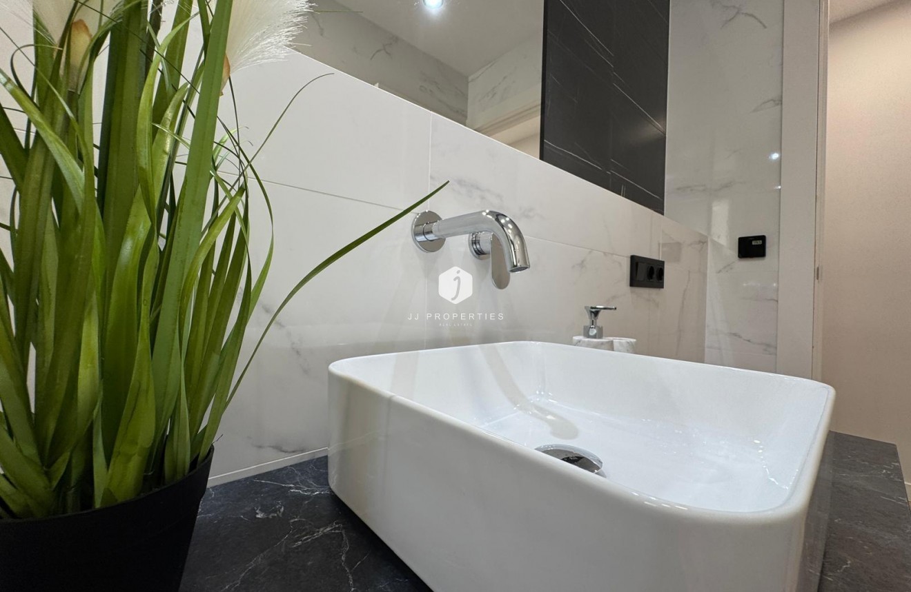 Segunda mano - Apartamento / piso -
Torrevieja - Playa del Cura