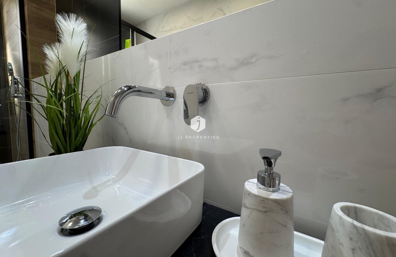 Segunda mano - Apartamento / piso -
Torrevieja - Playa del Cura