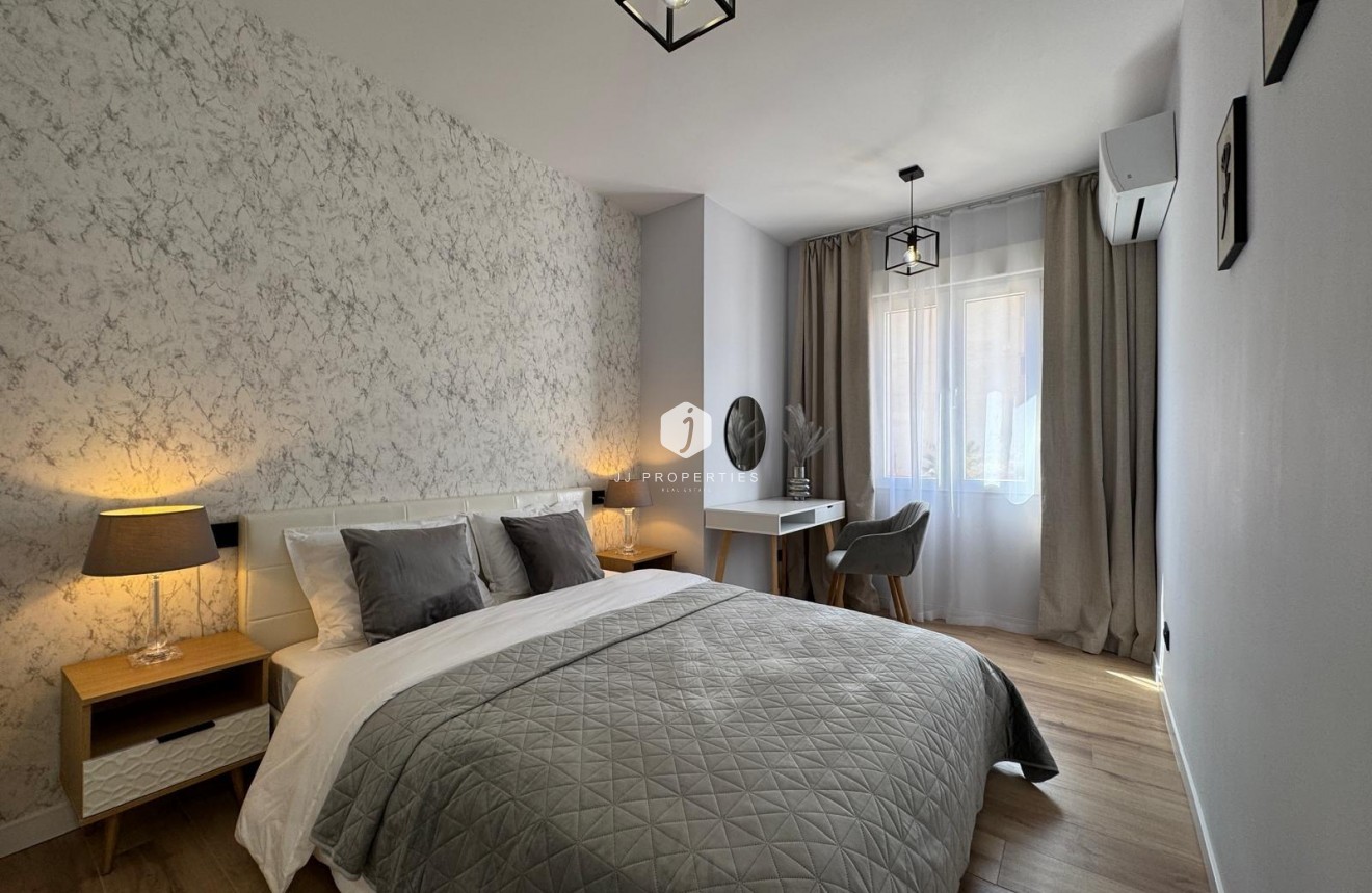 Segunda mano - Apartamento / piso -
Torrevieja - Playa del Cura
