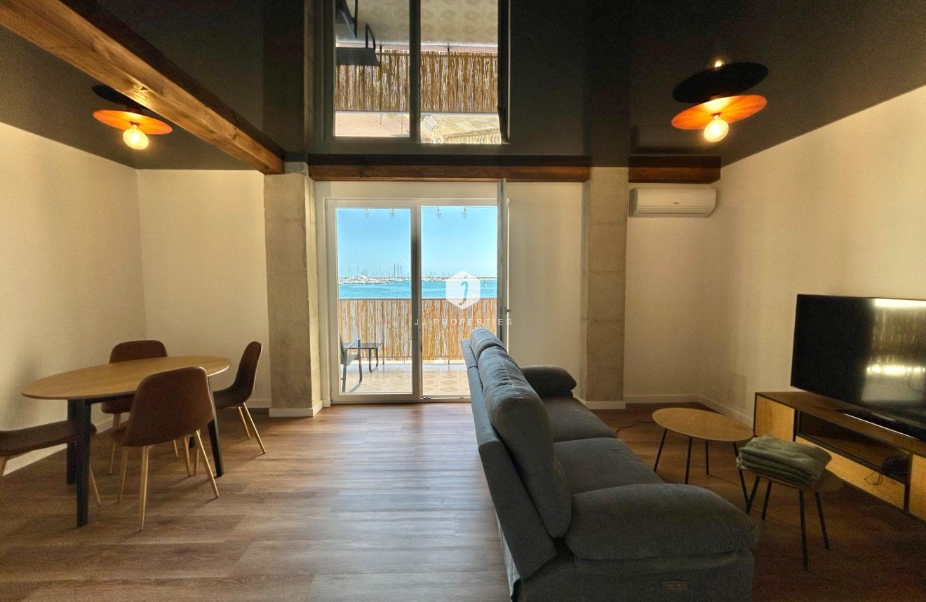 Z drugiej ręki - Mieszkanie w bloku -
Torrevieja - Acequion