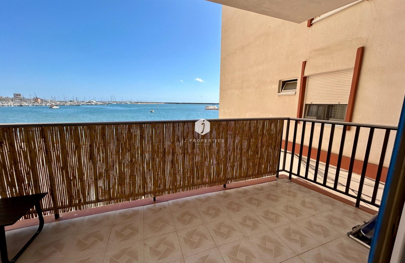 Z drugiej ręki - Mieszkanie w bloku -
Torrevieja - Acequion