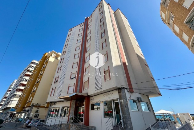 Z drugiej ręki - Mieszkanie w bloku -
Torrevieja - Acequion