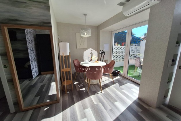 Segunda mano - Apartamento / piso -
Torrevieja - Torretas