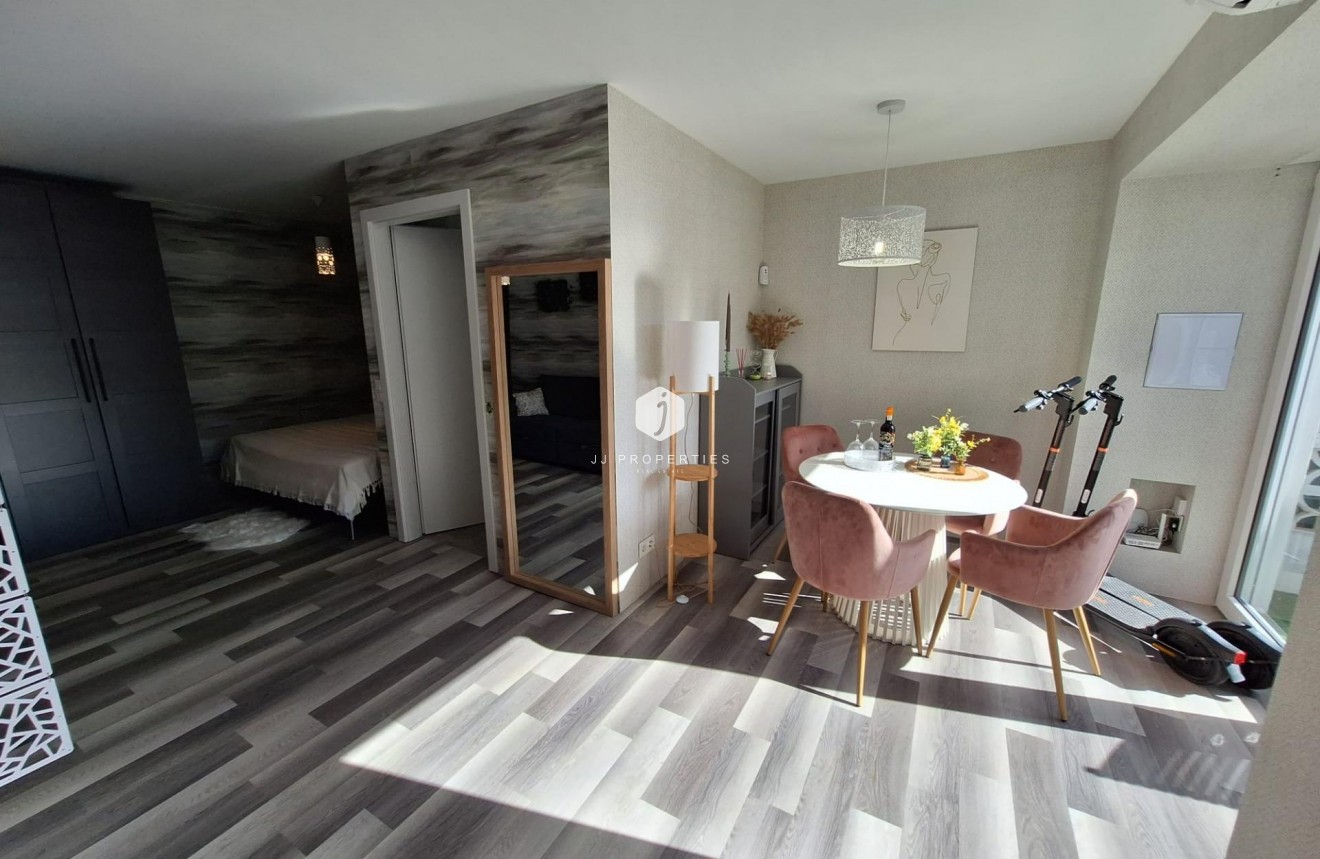 Segunda mano - Apartamento / piso -
Torrevieja - Torretas