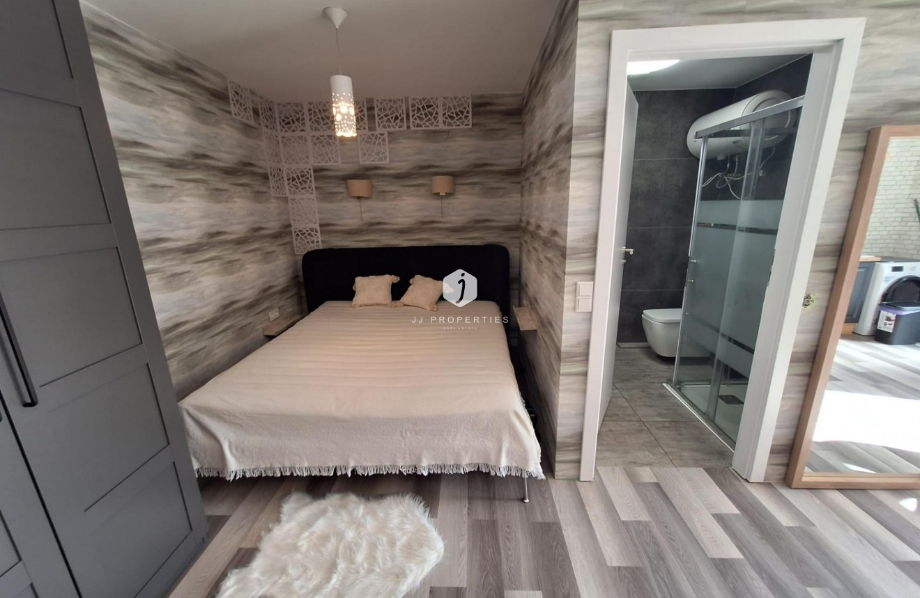 Segunda mano - Apartamento / piso -
Torrevieja - Torretas