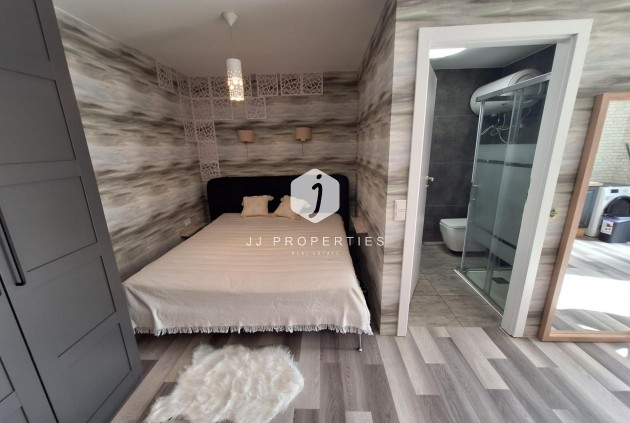Segunda mano - Apartamento / piso -
Torrevieja - Torretas