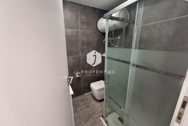 Segunda mano - Apartamento / piso -
Torrevieja - Torretas