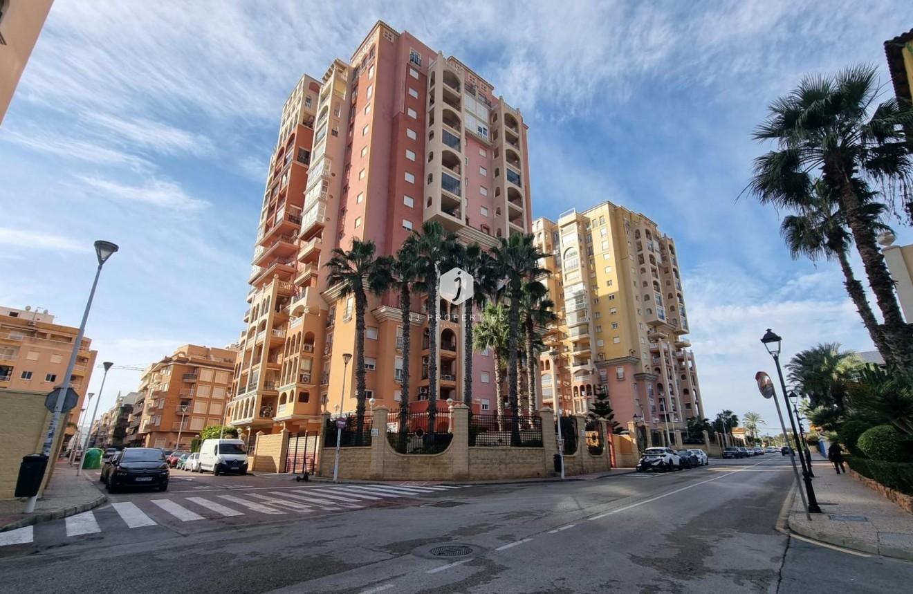 Segunda mano - Apartamento / piso -
Torrevieja - Los Frutales