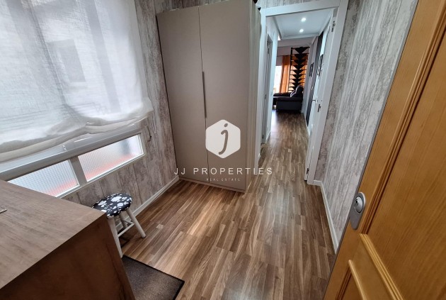 Resale - Apartment / flat -
Torrevieja - Centro