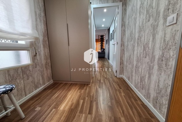 Resale - Apartment / flat -
Torrevieja - Centro
