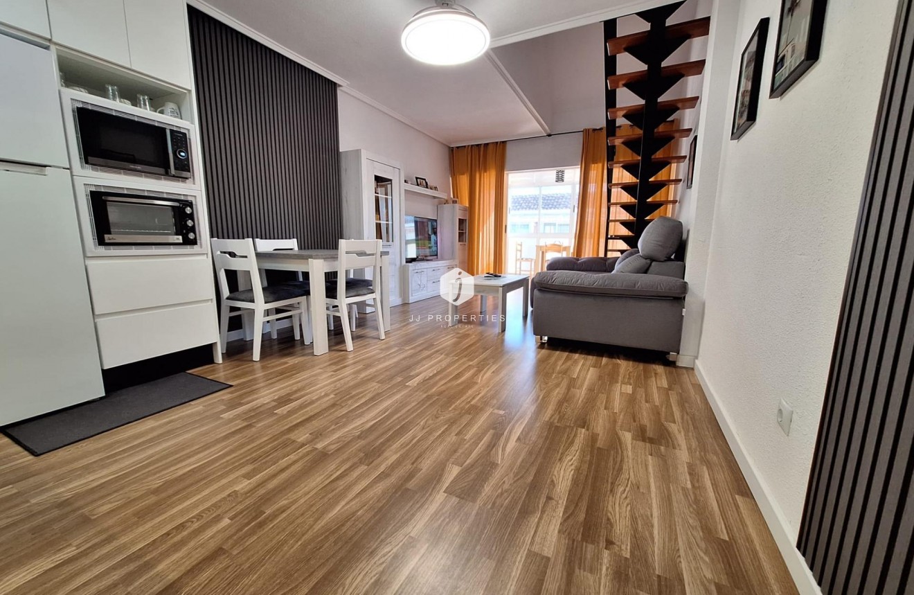 Resale - Apartment / flat -
Torrevieja - Centro