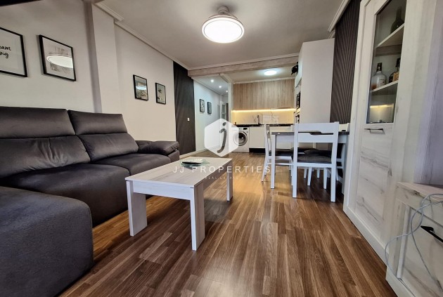 Resale - Apartment / flat -
Torrevieja - Centro