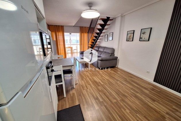 Resale - Apartment / flat -
Torrevieja - Centro