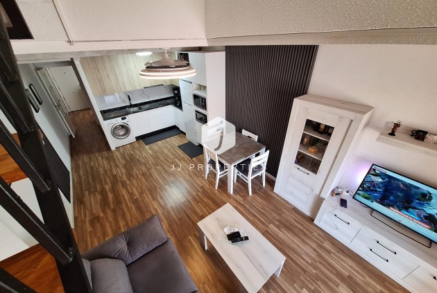 Resale - Apartment / flat -
Torrevieja - Centro