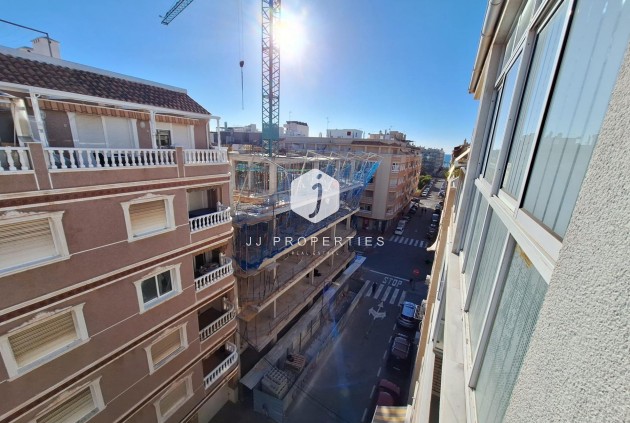 Resale - Apartment / flat -
Torrevieja - Centro