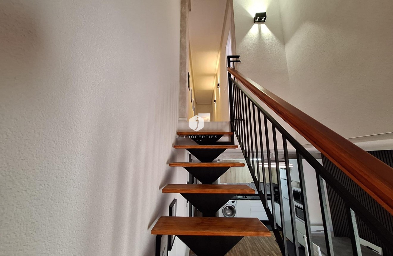Resale - Apartment / flat -
Torrevieja - Centro