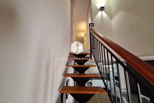 Resale - Apartment / flat -
Torrevieja - Centro
