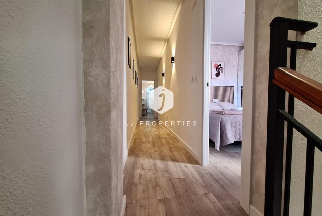Resale - Apartment / flat -
Torrevieja - Centro