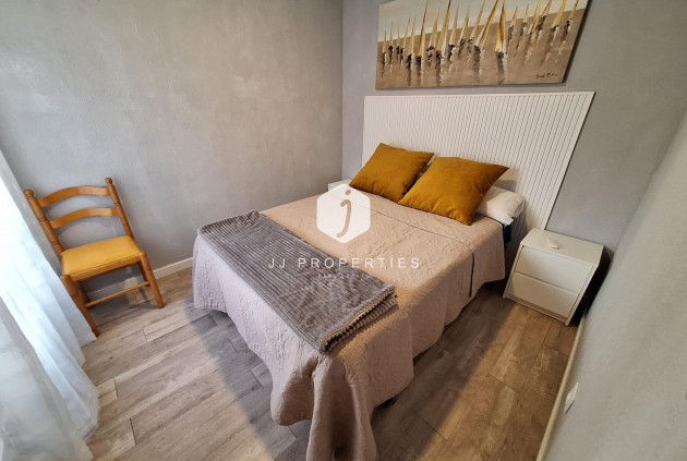 Resale - Apartment / flat -
Torrevieja - Centro