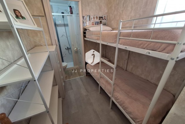 Resale - Apartment / flat -
Torrevieja - Centro