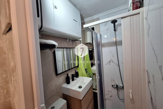 Resale - Apartment / flat -
Torrevieja - Centro