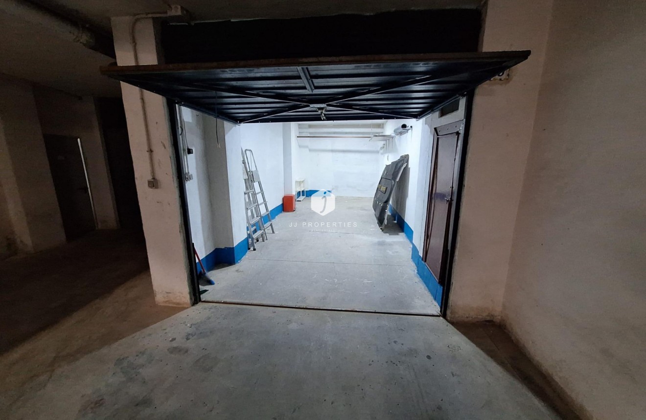 Resale - Apartment / flat -
Torrevieja - Centro