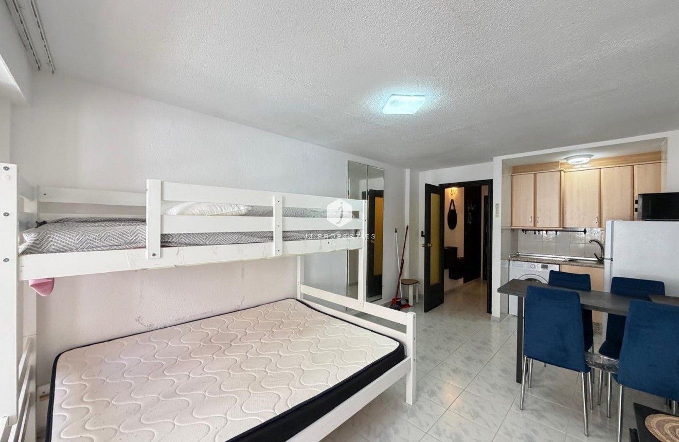 Tweedehands - Appartement / flat -
Torrevieja - Playa del Cura