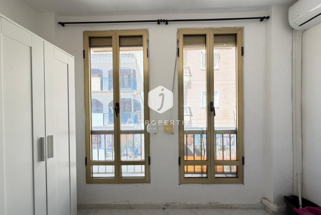 Tweedehands - Appartement / flat -
Torrevieja - Playa del Cura