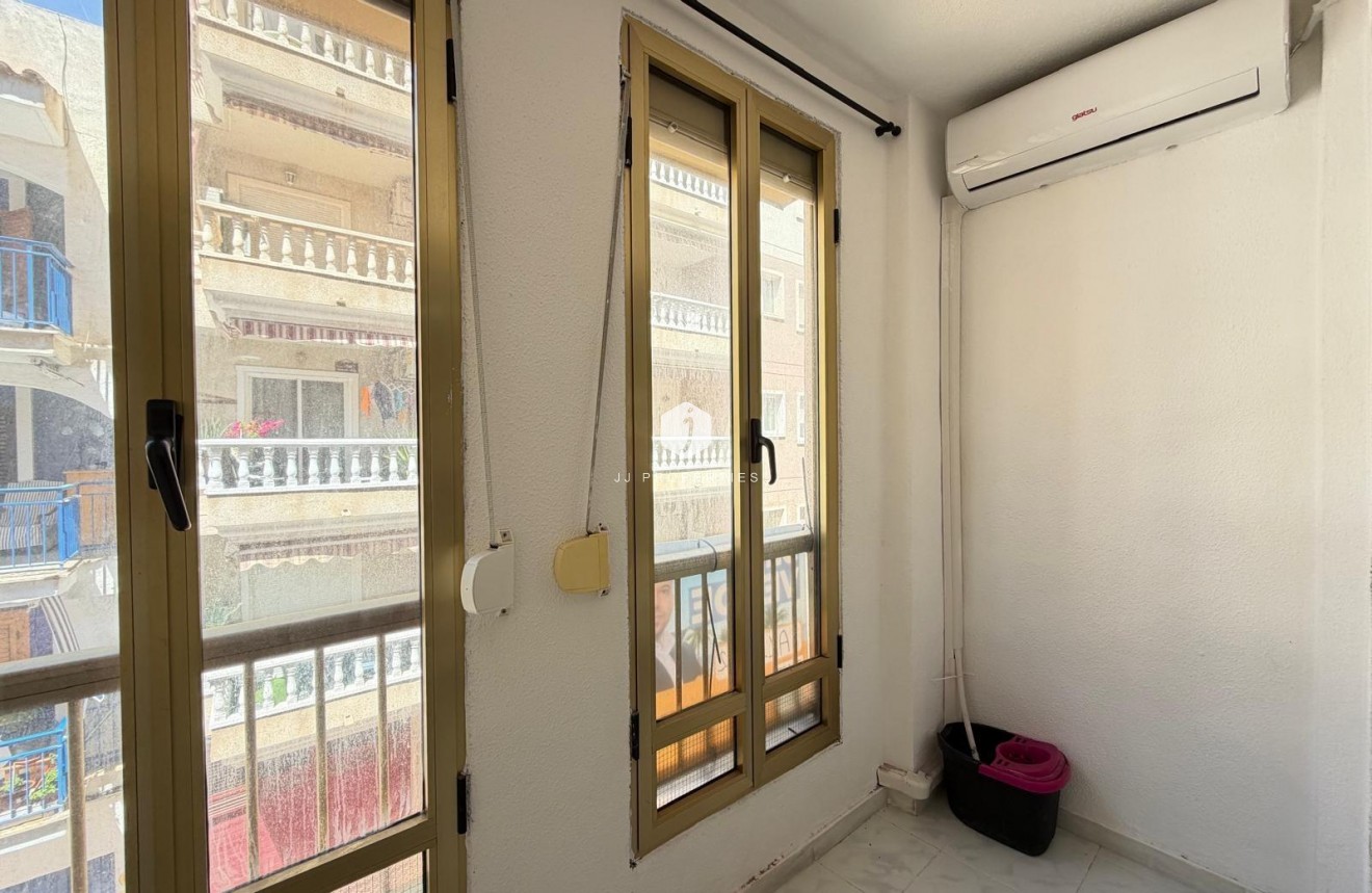 Tweedehands - Appartement / flat -
Torrevieja - Playa del Cura