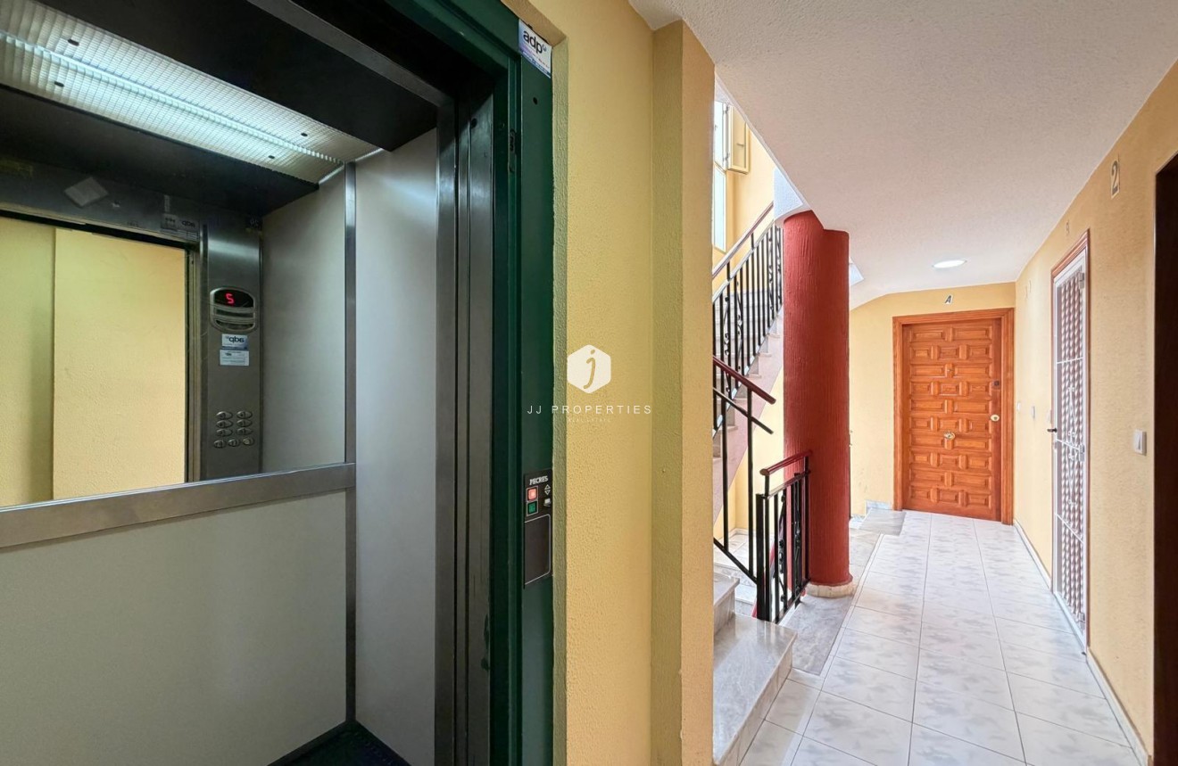 Tweedehands - Appartement / flat -
Torrevieja - Playa del Cura