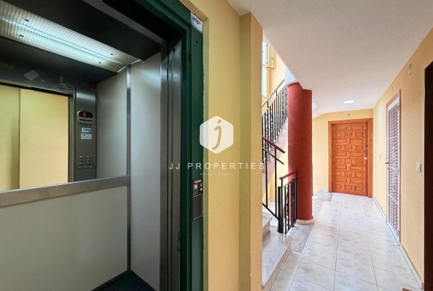 Tweedehands - Appartement / flat -
Torrevieja - Playa del Cura