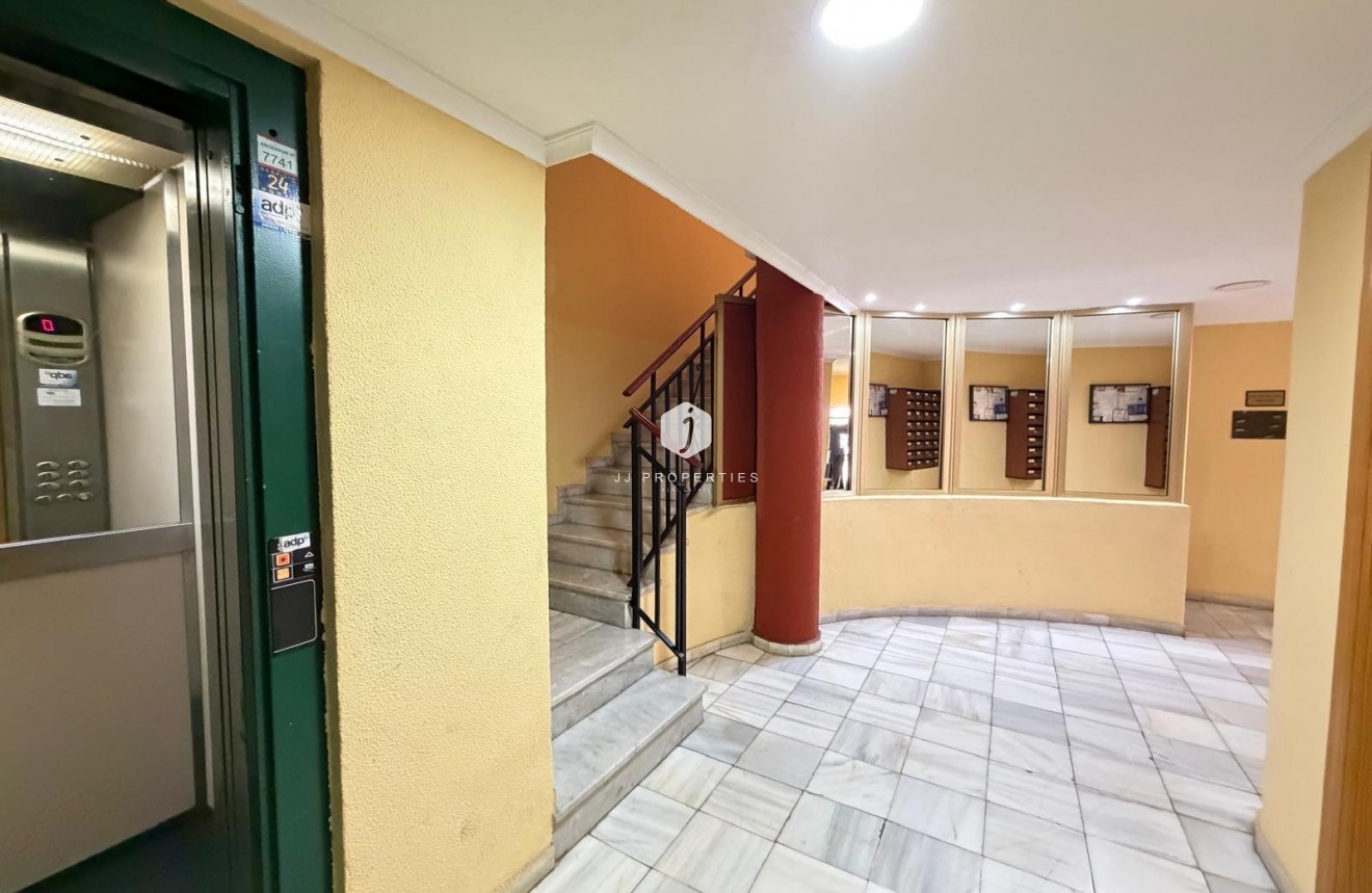 Tweedehands - Appartement / flat -
Torrevieja - Playa del Cura