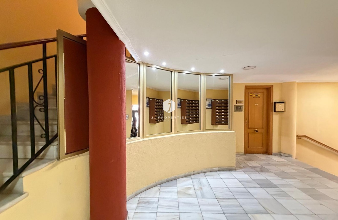 Tweedehands - Appartement / flat -
Torrevieja - Playa del Cura