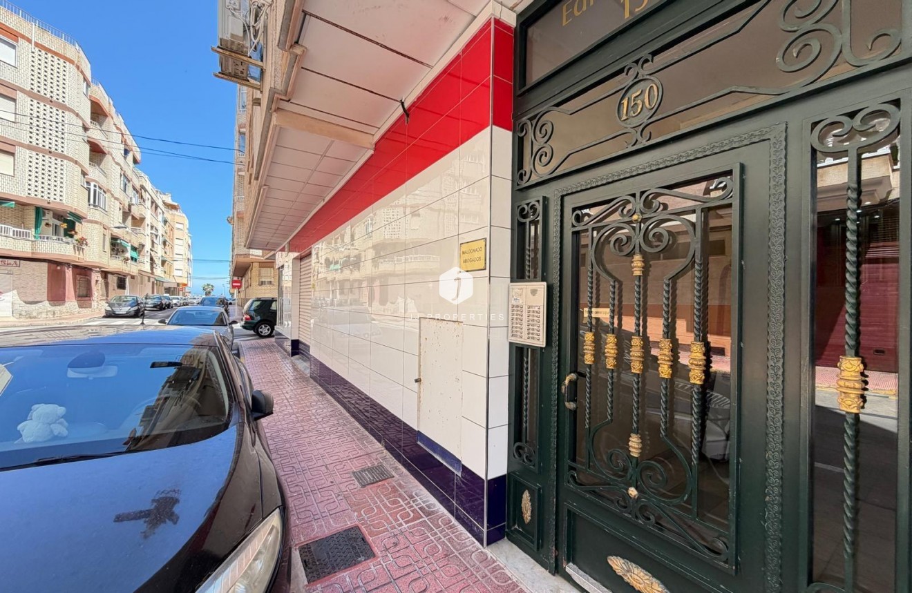 Tweedehands - Appartement / flat -
Torrevieja - Playa del Cura