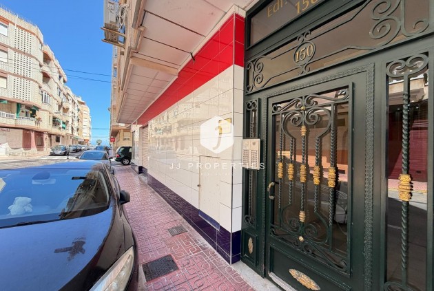 Tweedehands - Appartement / flat -
Torrevieja - Playa del Cura