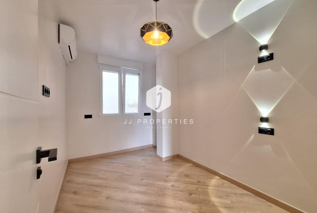 Aus zweiter Hand - Wohnung -
Torrevieja - Playa de los Locos