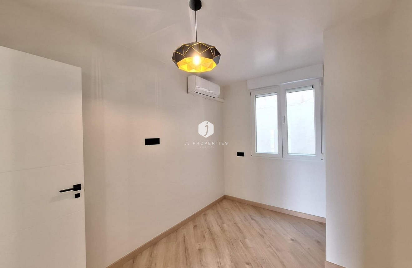 Aus zweiter Hand - Wohnung -
Torrevieja - Playa de los Locos